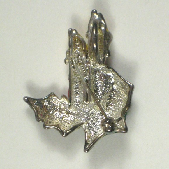 Christmas Brooch Candle Silvertone Enamel Pin Holly Pendant Candlestick 1 in - Picture 4 of 4